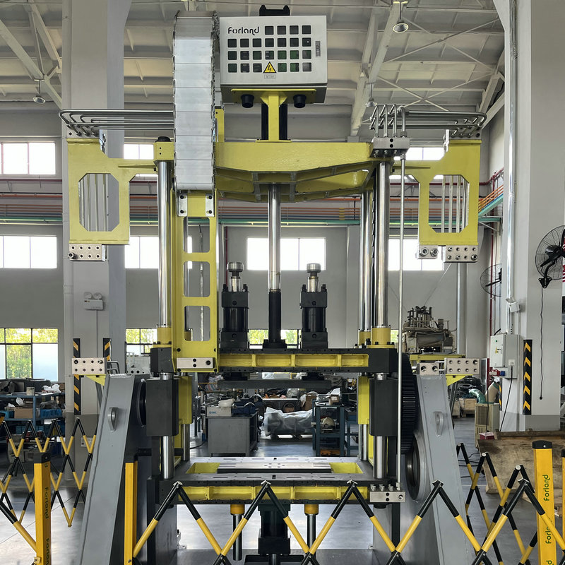 Unidad de fundici&oacute;n a presi&oacute;n por gravedad inclinable